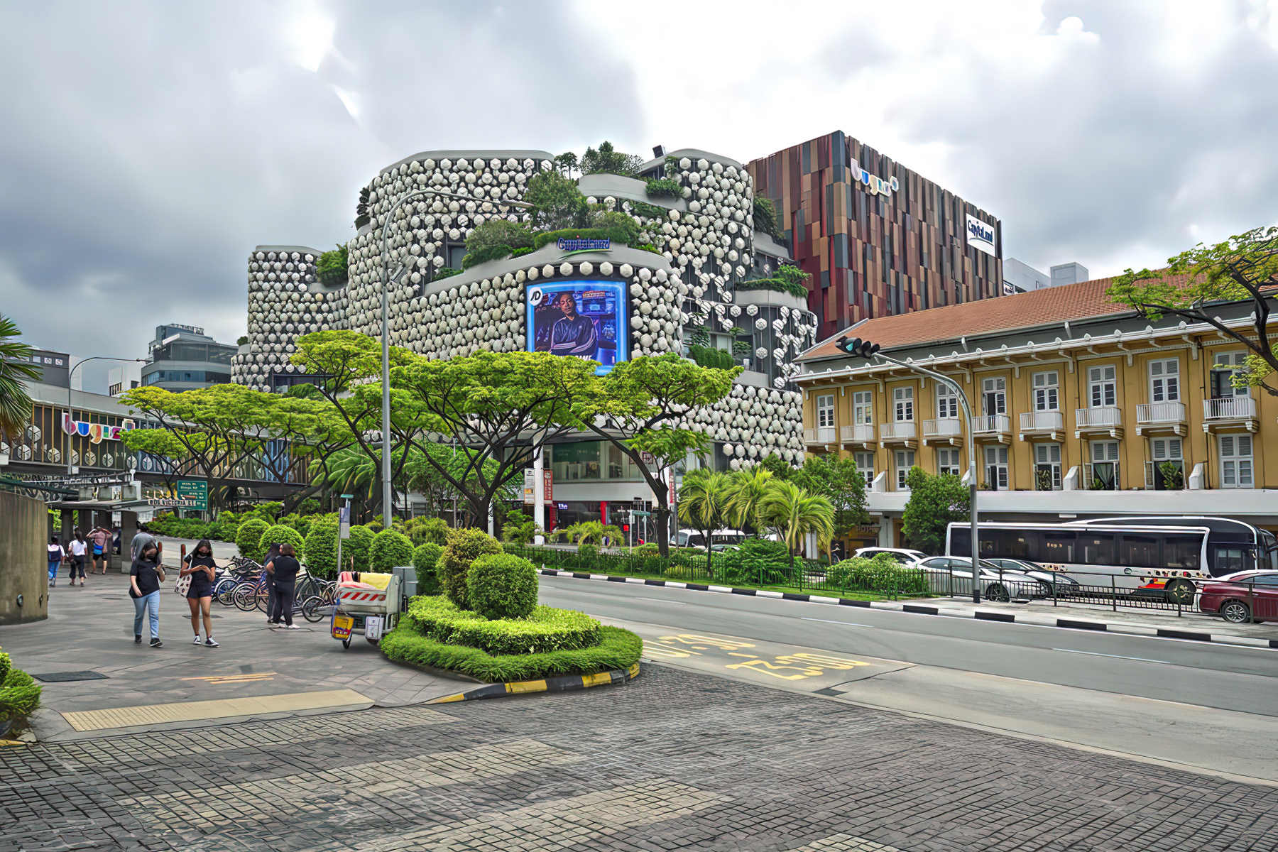 HaveFun Live Show (嗨Fun) at Bugis+: Singapore’s live music and stage-show bar, open till 3am